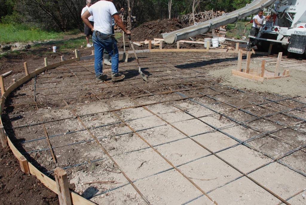 2010/05(May)/Firepit construction/1024x768_2010-05-29-60 Firepit Construction.jpg